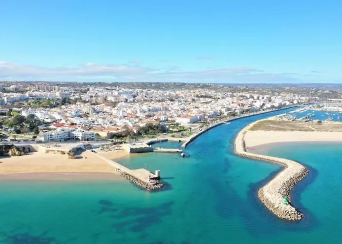 Marina Studio- King Bed- Ensuite- Balcony *