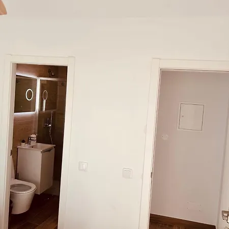 Διαμέρισμα Marina Studio- King Bed- Ensuite- Balcony *